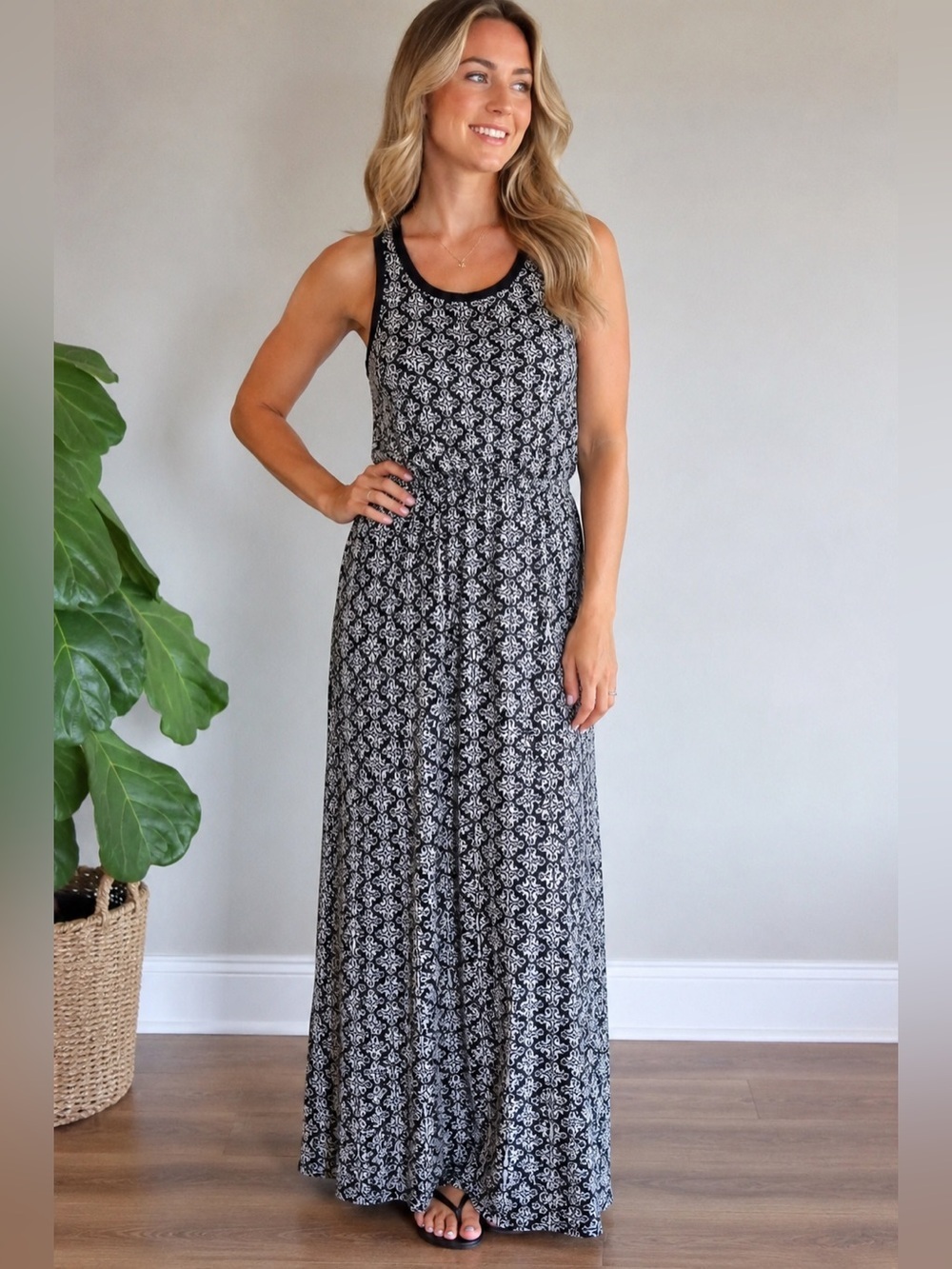 Matty M Black & White Printed Sleeveless Maxi Dress Size Small